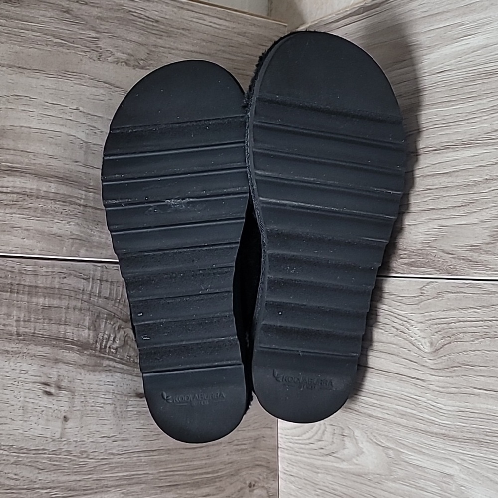 Koolaburra by UGG Fur-ah Black Faux Fur Slide Sandals Women’s Size 7 Buckle - Picture 10 of 10
